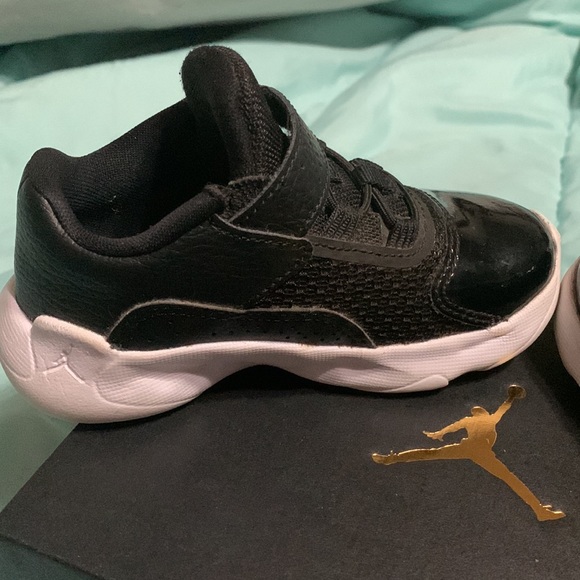 LIKE NEW toddler Jordan 11's! - Picture 8 of 8
